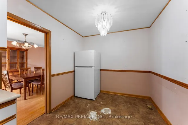 Additional image 18 of 219 La Rose Ave