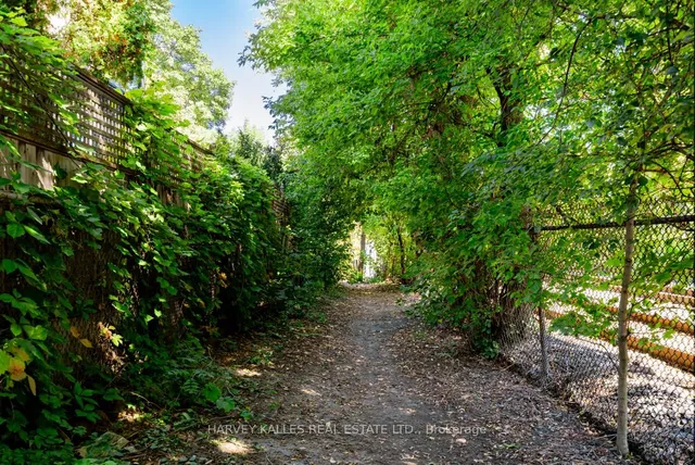 Additional image 38 of 108 Shaftesbury Ave