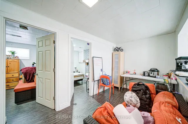 Additional image 27 of 74 Bloomington Cres