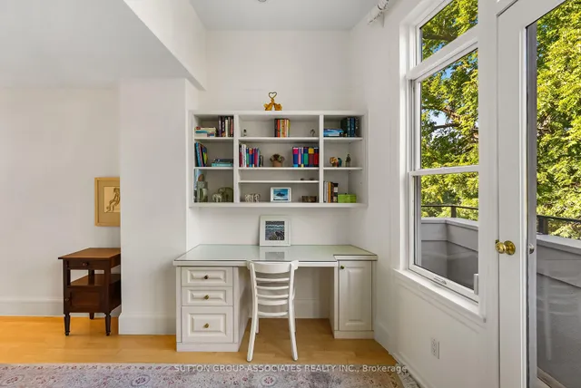 Additional image 36 of 193 Howland Ave