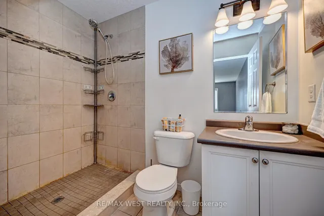 Additional image 28 of 21 Machado St