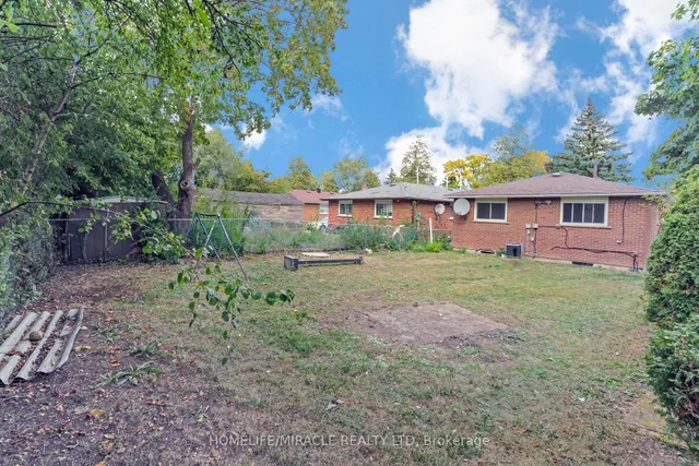 Additional image 40 of 66 Avening Dr