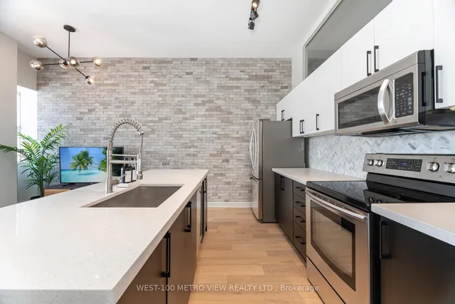 Additional image 12 of 700 King St Unit 710
