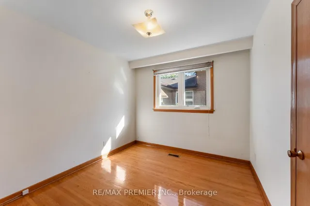 Additional image 20 of 219 La Rose Ave