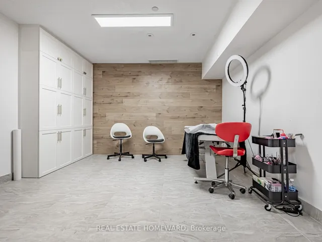 Additional image 29 of 964A The Queensway