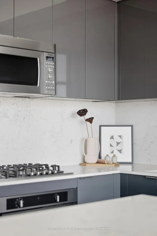 Additional image 11 of 20 Lombard St Unit LPH10