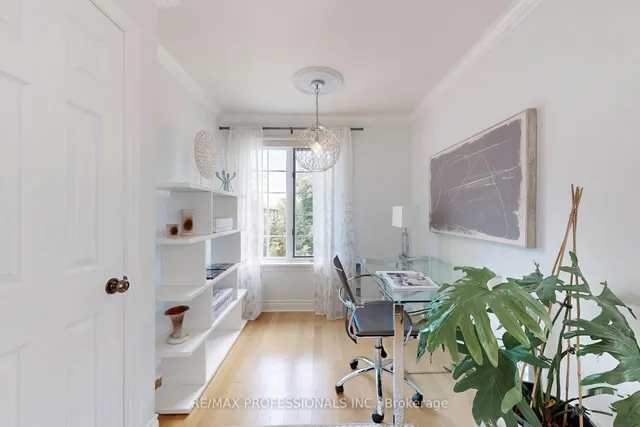 Additional image 30 of 126 Laurel Ave