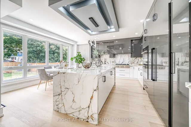 Additional image 10 of 203 Scarboro Cres