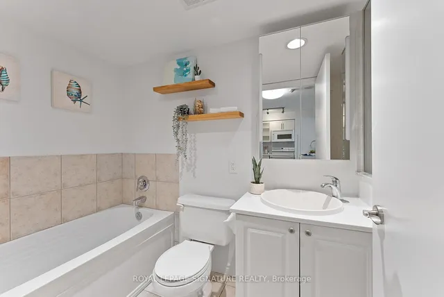 Additional image 3 of 410 Queens Quay Unit 1407