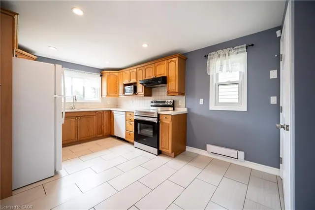 Additional image 12 of 66 Belwood Cres