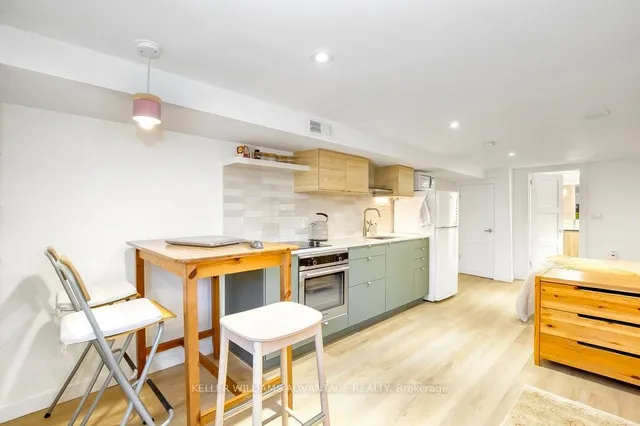 Additional image 31 of 32 Bartlett Ave