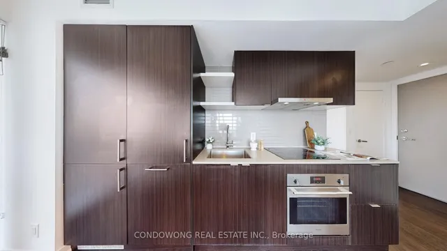 Additional image 4 of 100 Harbour St Unit 4102