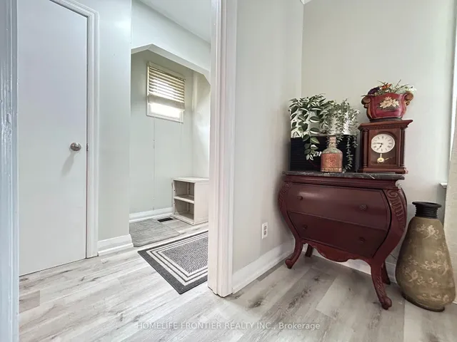 Additional image 7 of 27 Rensburg Dr