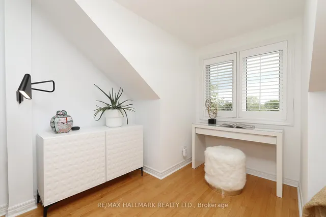 Additional image 18 of 146 Manitoba St