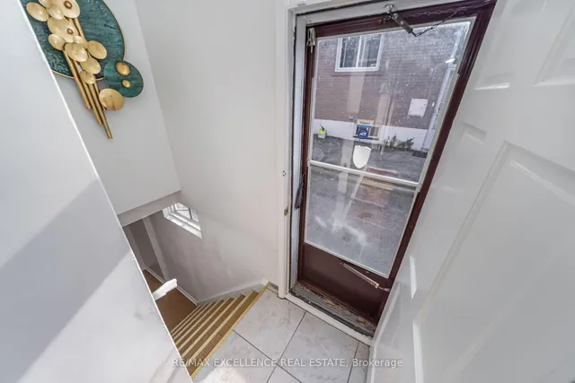 Additional image 24 of 43 Porchester Dr