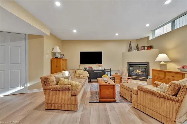 Additional image 24 of 350 Doon Valley Dr Unit 10F