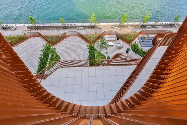 Additional image 32 of 155 Merchants' Wharf Unit 214