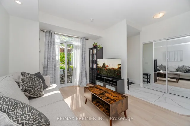 Additional image 5 of 2800 KEELE St Unit TH 107