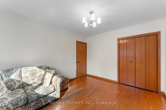 Additional image 24 of 219 La Rose Ave