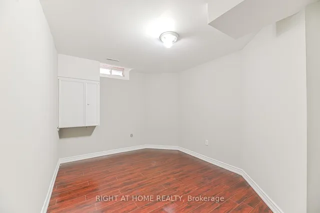 Additional image 39 of 21 Hoptree Ave