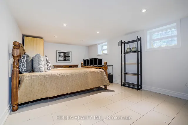 Additional image 31 of 229 Empress Ave