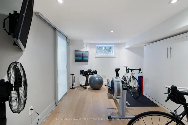 Additional image 26 of 134 Roxborough St