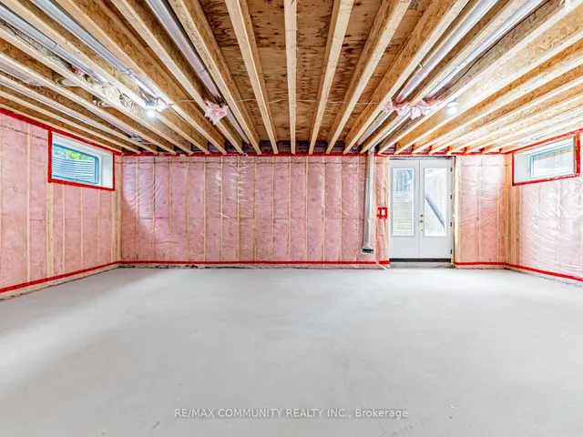 Additional image 38 of 43 Sugarbush Sq