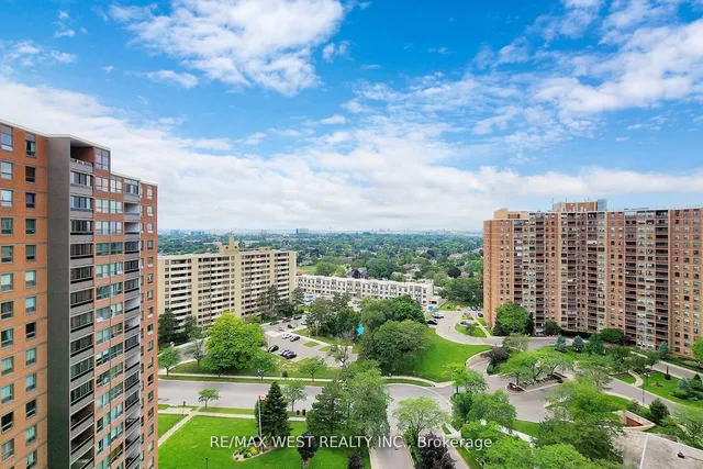 Additional image 31 of 627 The West Mall Unit 1810