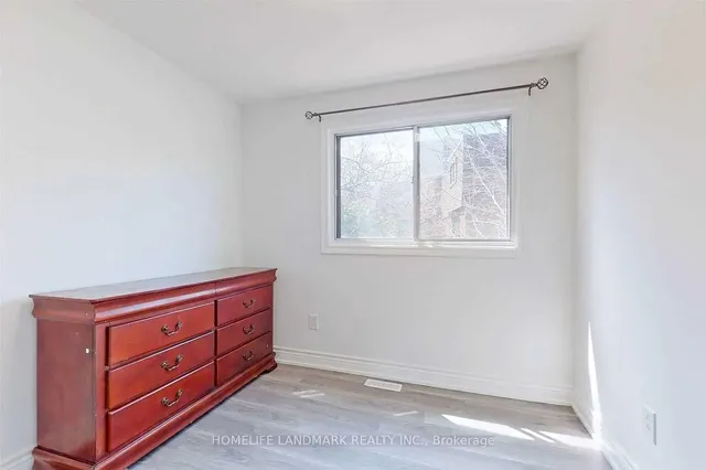 Additional image 14 of 314 Sprucewood Crt