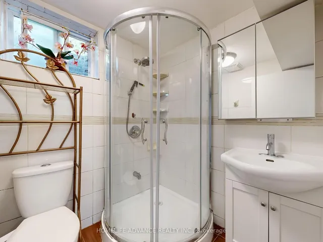 Additional image 43 of 75 Mossbrook Cres