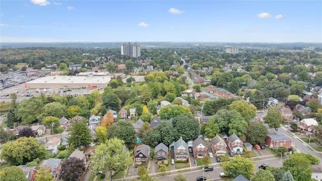 Additional image 35 of 100 Dekay St