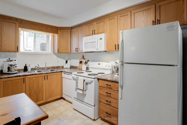 Additional image 16 of 1941 Ottawa St Unit 9A