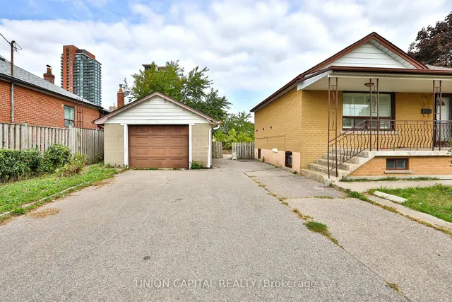 Additional image 31 of 38 Claver Ave