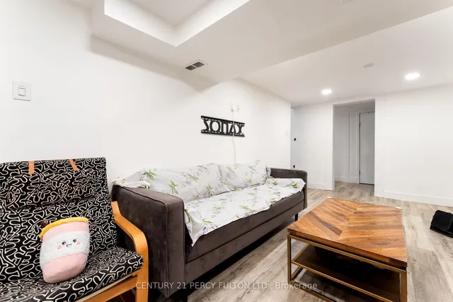 Additional image 39 of 34 Topham Rd