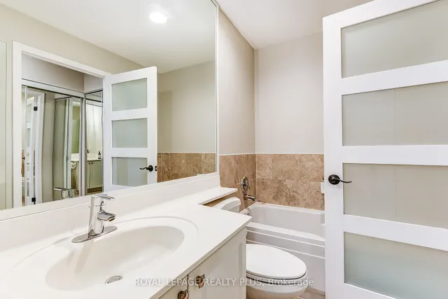 Additional image 34 of 980 Yonge St Unit 715
