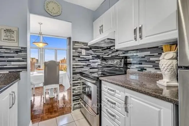 Additional image 18 of 44 Longbourne Dr Unit 1004