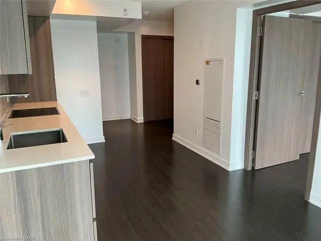 Additional image 7 of 17 Bathurst St Unit 1605