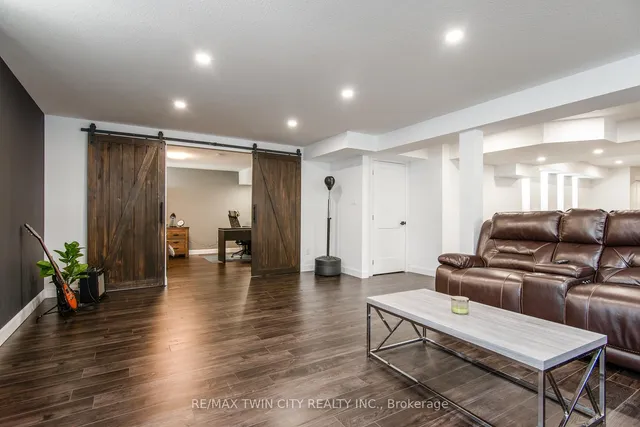 Additional image 42 of 232 Shady Glen Cres