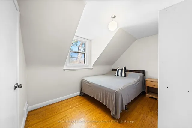 Additional image 7 of 907 Glencairn Ave