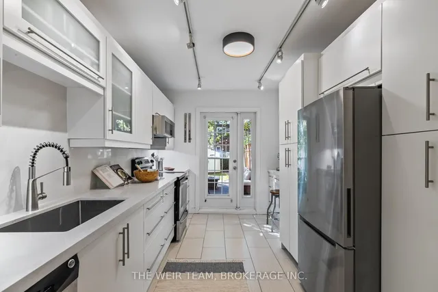 Additional image 9 of 612 Woodbine Ave