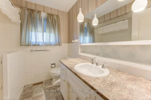 Additional image 23 of 12 Old York Cres