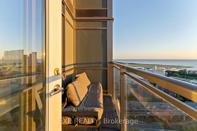 Additional image 30 of 15 Fort York Blvd Unit 4101