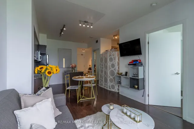 Additional image 10 of 215 Fort York Blvd Unit 712