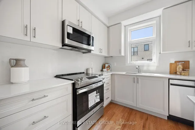 Additional image 18 of 26 Danielle Moore Circ