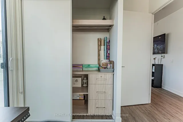 Additional image 28 of 15 Queens Quay Unit 923