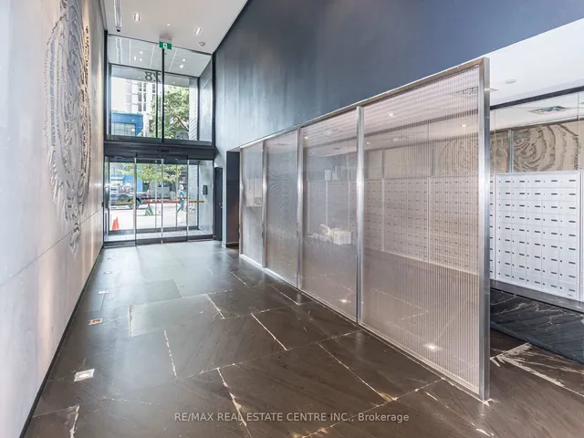 28 Wellesley St Unit 3302