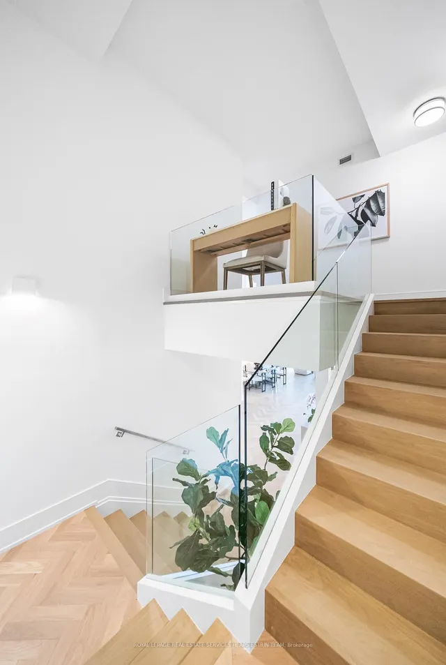 Additional image 19 of 155 Merchants' Wharf Unit 213