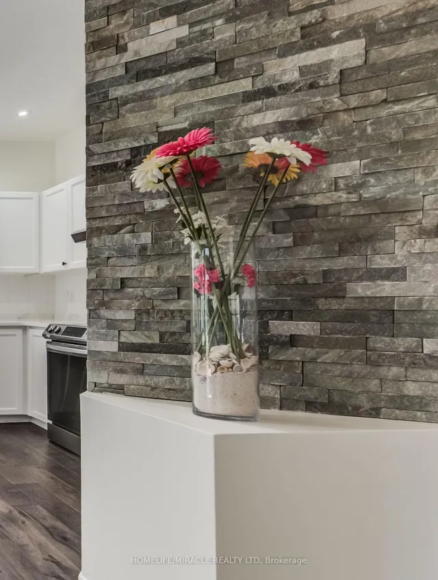 Additional image 14 of 124 Winding Wood Cres