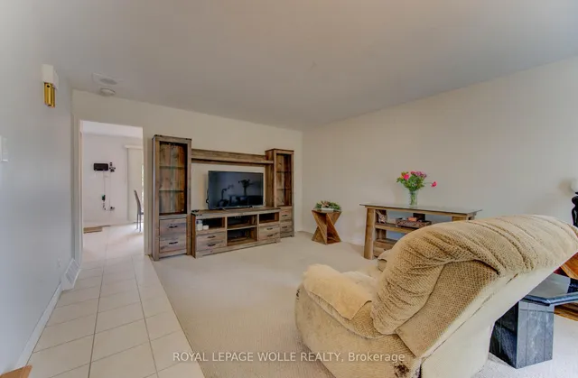 Additional image 3 of 4 Flint Dr