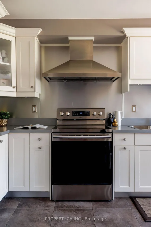 Additional image 11 of 42 West Oak Cres